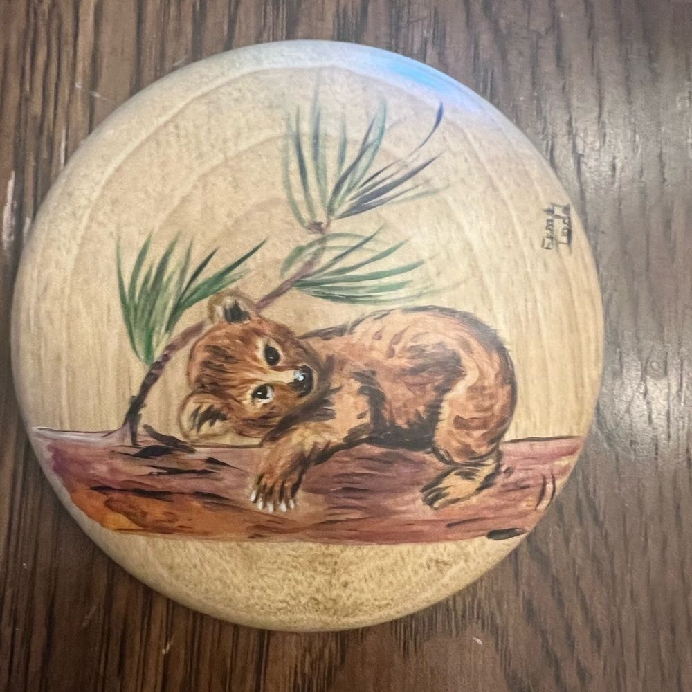 Vintage Hand-Painted Wooden small plaque hand painted Bear Design.